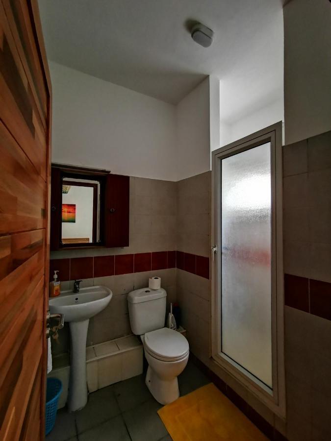 Oceanside Licenced Tourist Residence Flic en Flac Экстерьер фото