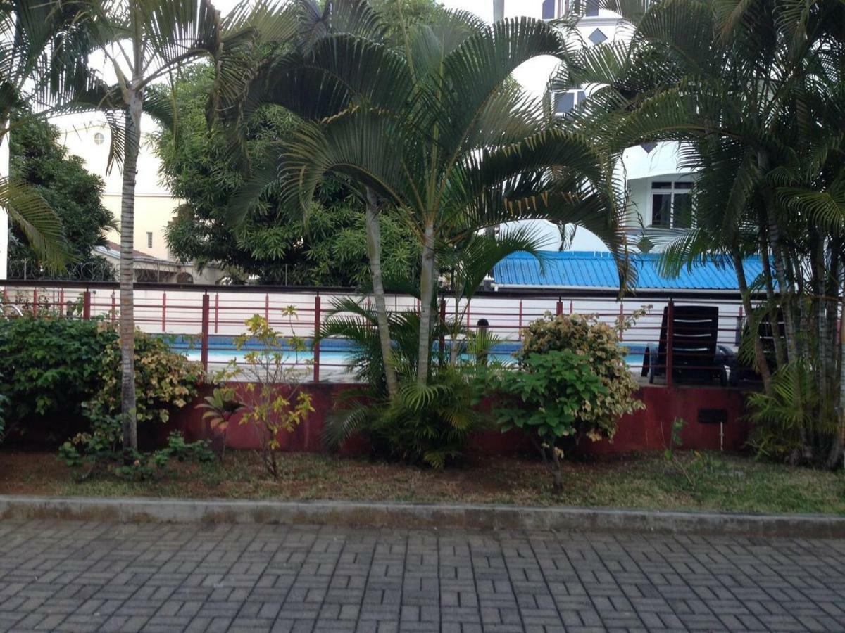 Oceanside Licenced Tourist Residence Flic en Flac Экстерьер фото